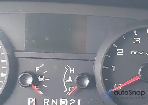 2000 Ford Crown Victoria from USA, damaged, VIN 2FAFP73W2YX158213